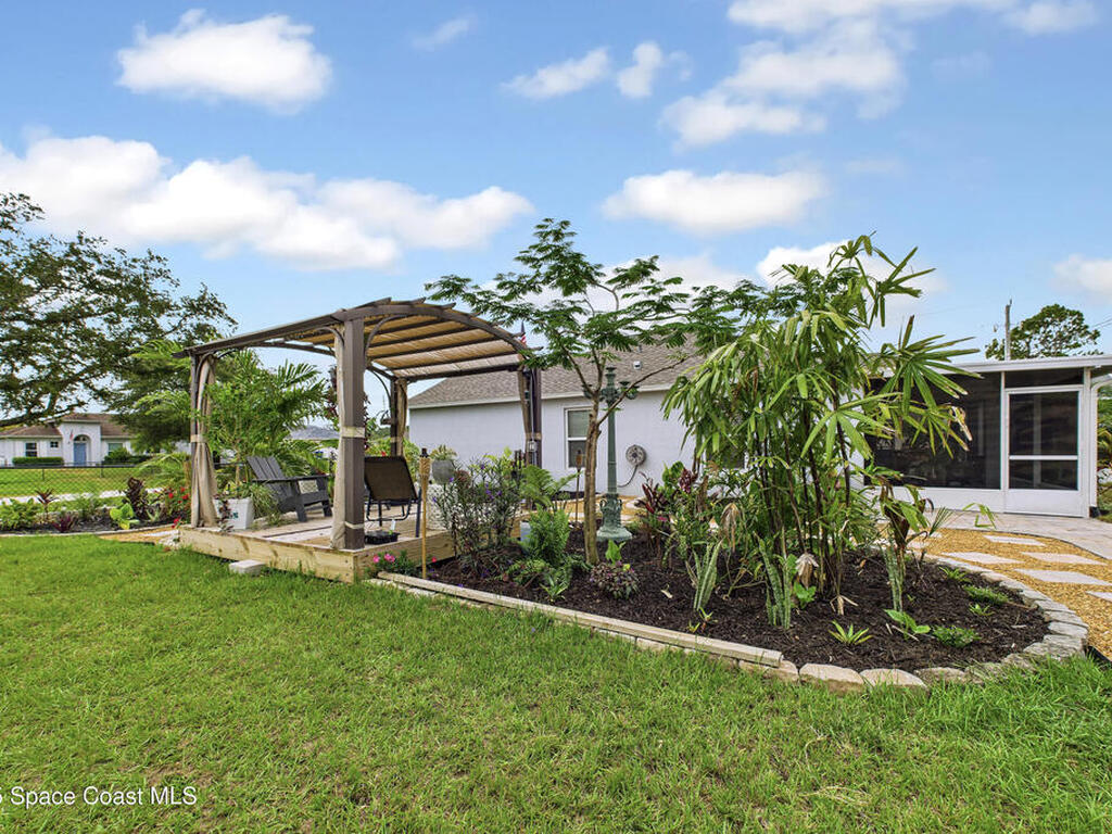 8325 105th Court, Vero Beach, FL 32967