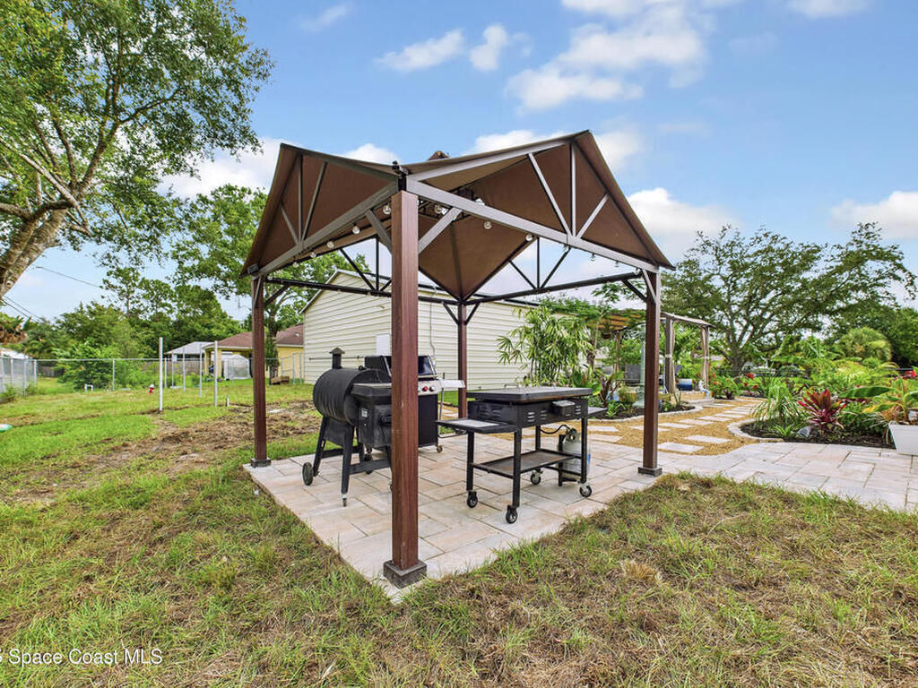 8325 105th Court, Vero Beach, FL 32967
