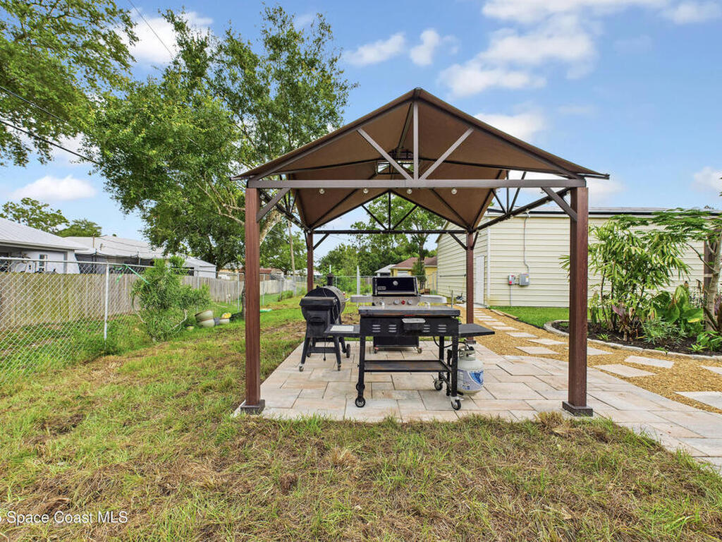 8325 105th Court, Vero Beach, FL 32967
