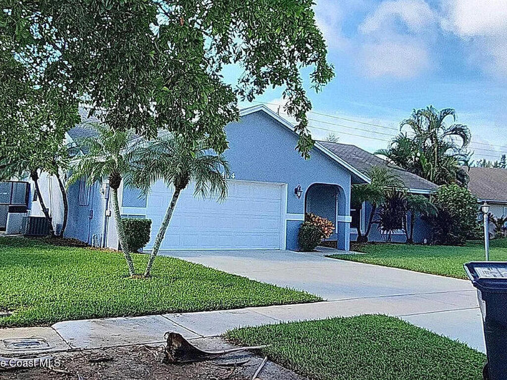 8444 Linden Way, Lake Worth, FL 33467