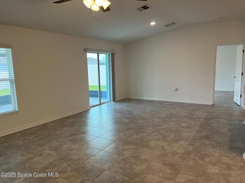 4255 Pebbles Throw Drive, Kissimmee, FL 34746