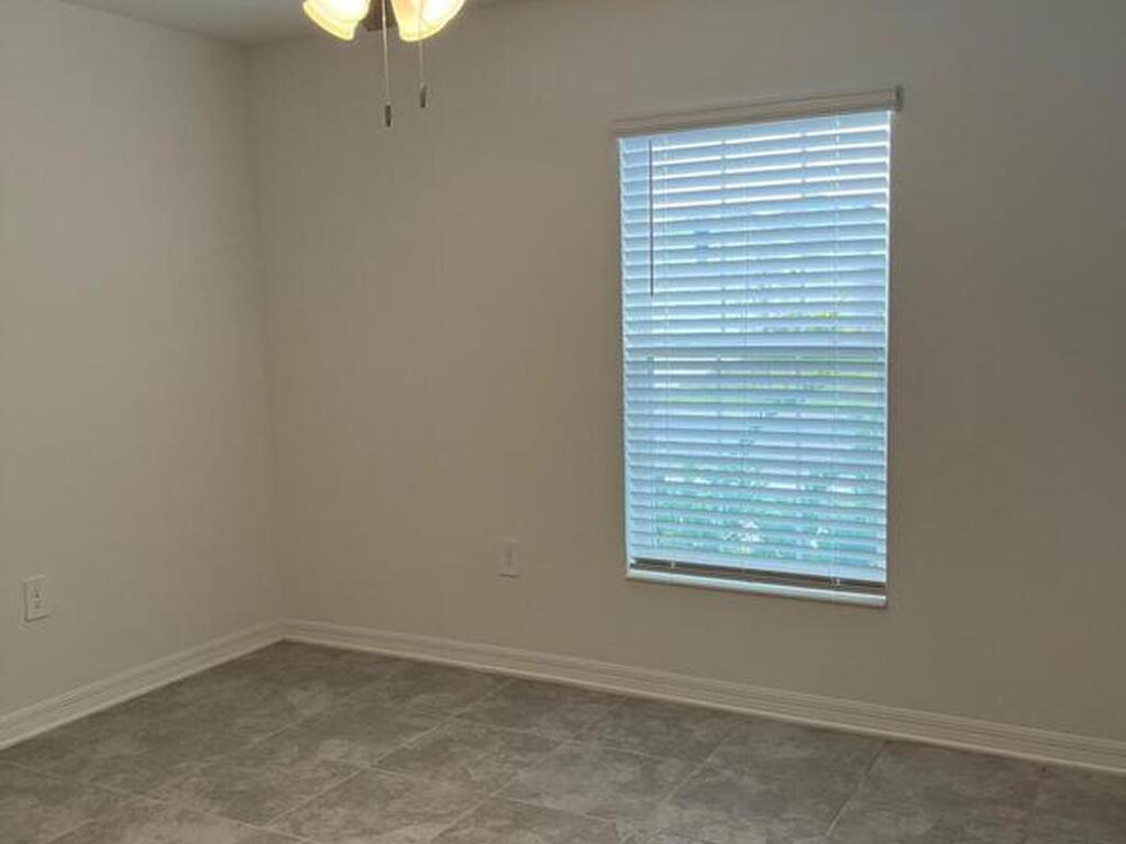 4255 Pebbles Throw Drive, Kissimmee, FL 34746