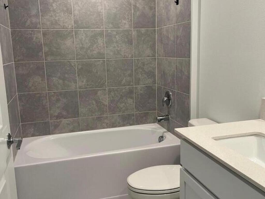 4255 Pebbles Throw Drive, Kissimmee, FL 34746