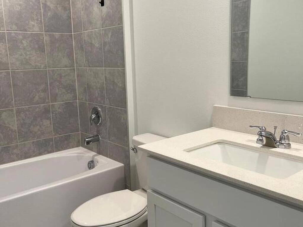 4255 Pebbles Throw Drive, Kissimmee, FL 34746