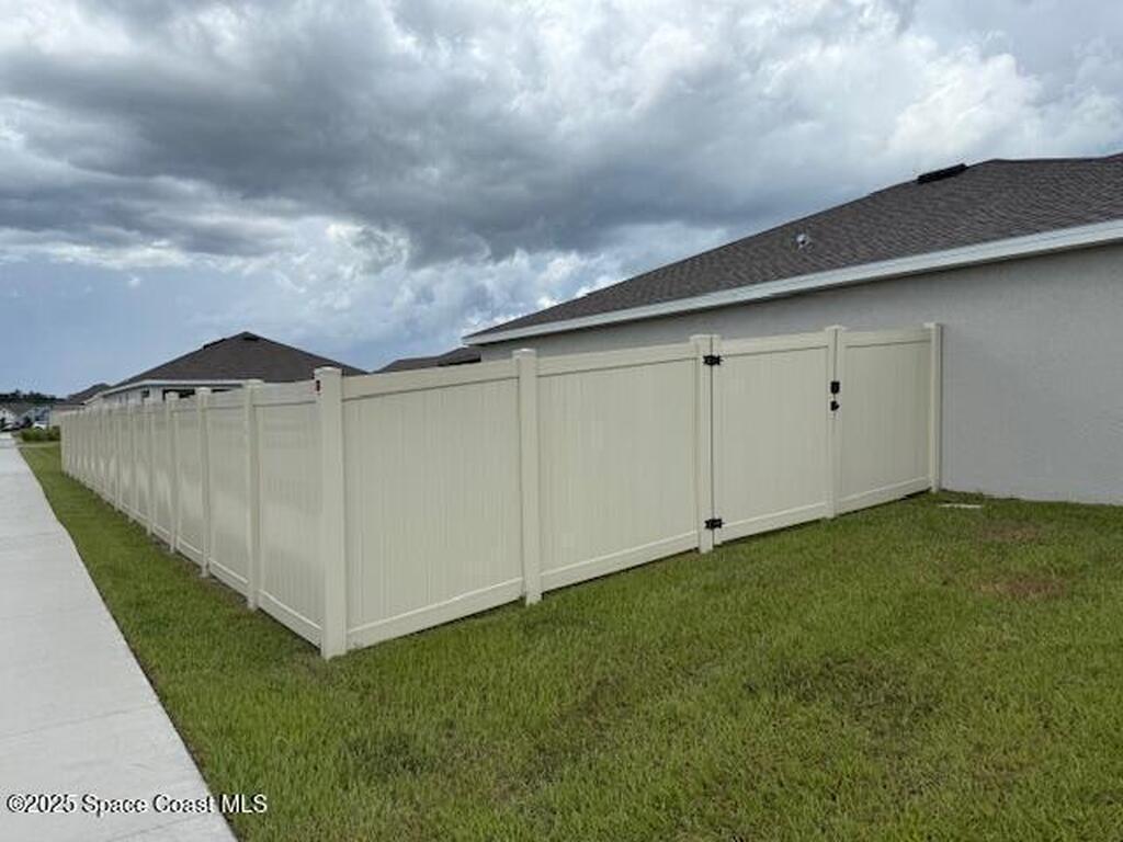 4255 Pebbles Throw Drive, Kissimmee, FL 34746