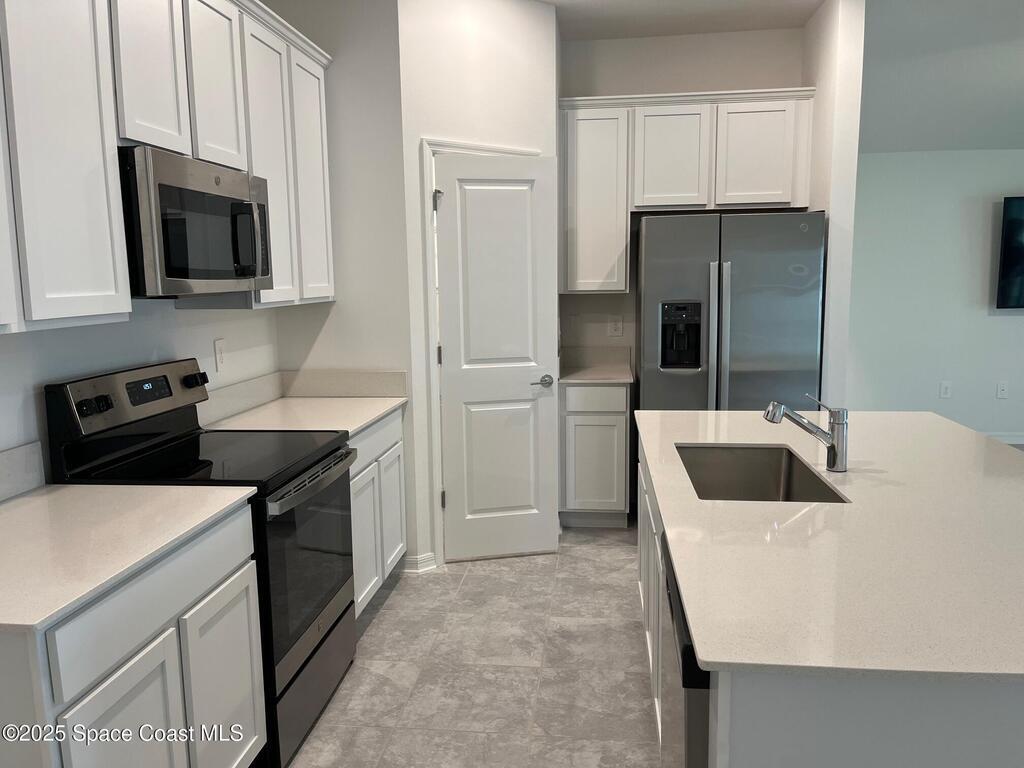 4255 Pebbles Throw Drive, Kissimmee, FL 34746