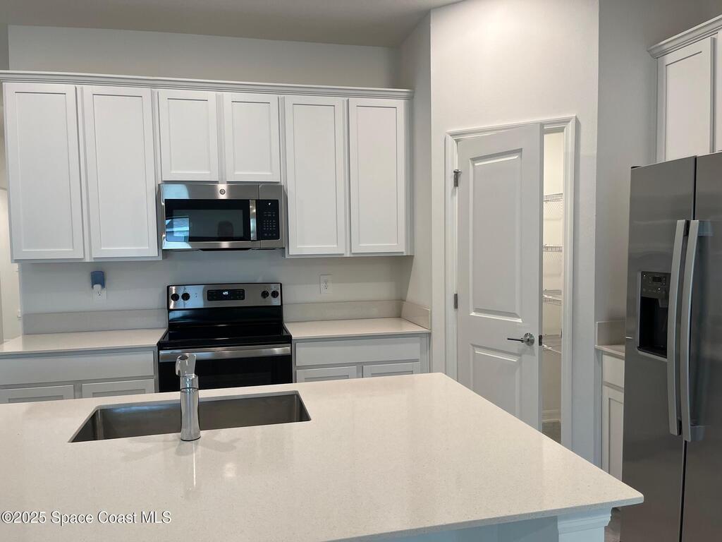 4255 Pebbles Throw Drive, Kissimmee, FL 34746