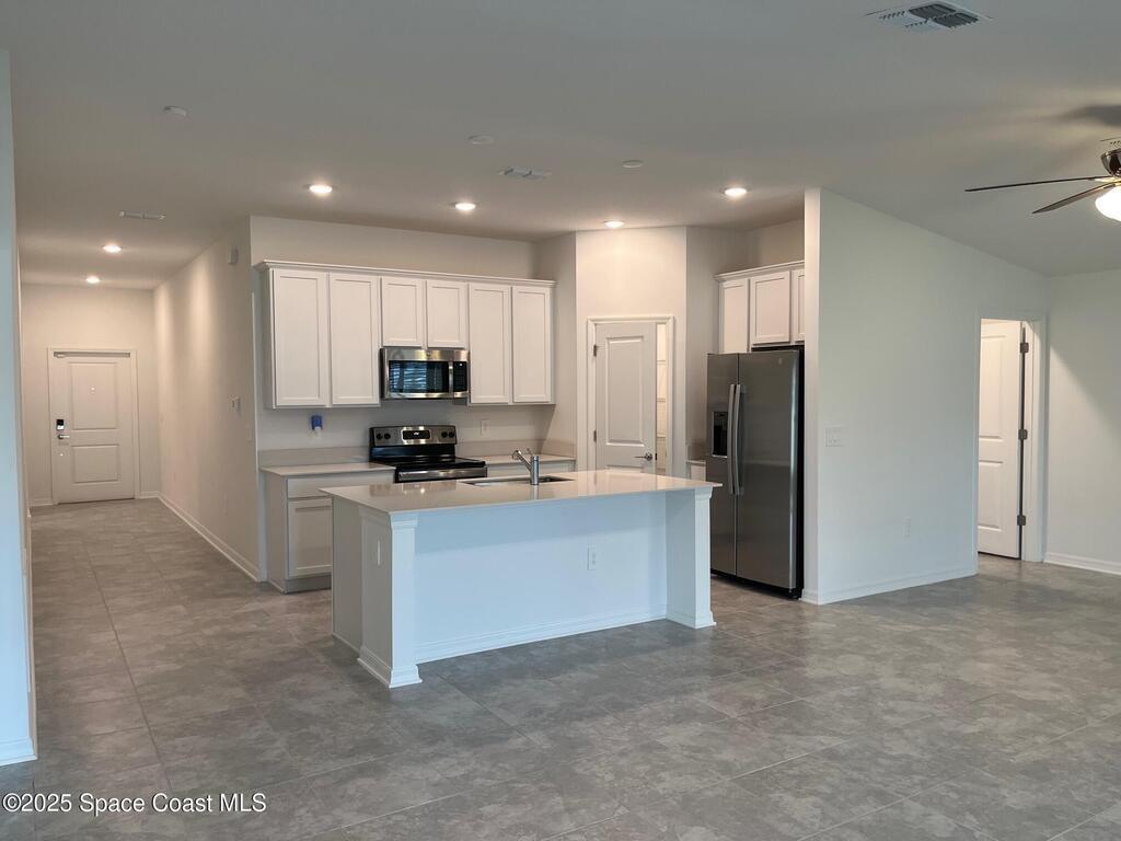 4255 Pebbles Throw Drive, Kissimmee, FL 34746