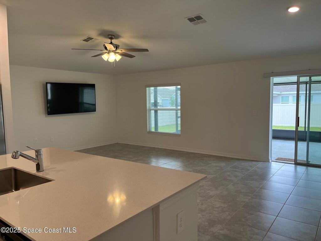 4255 Pebbles Throw Drive, Kissimmee, FL 34746