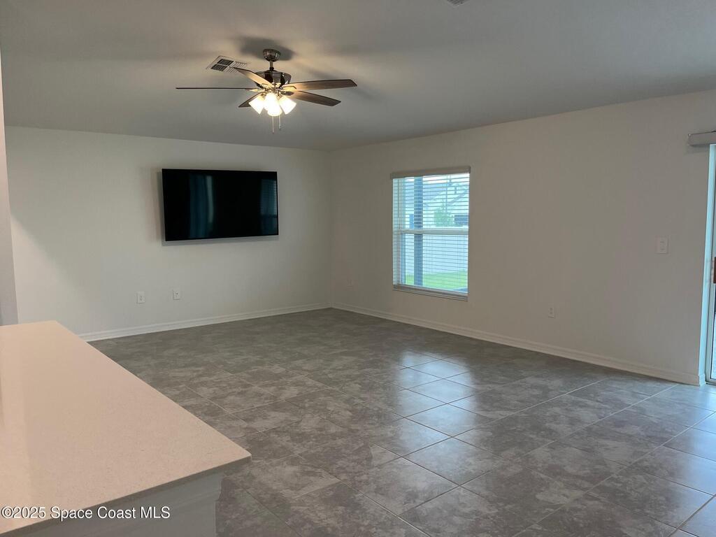 4255 Pebbles Throw Drive, Kissimmee, FL 34746