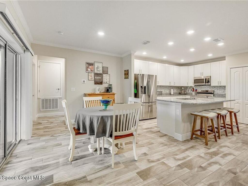 8977 101st Avenue, Vero Beach, FL 32967