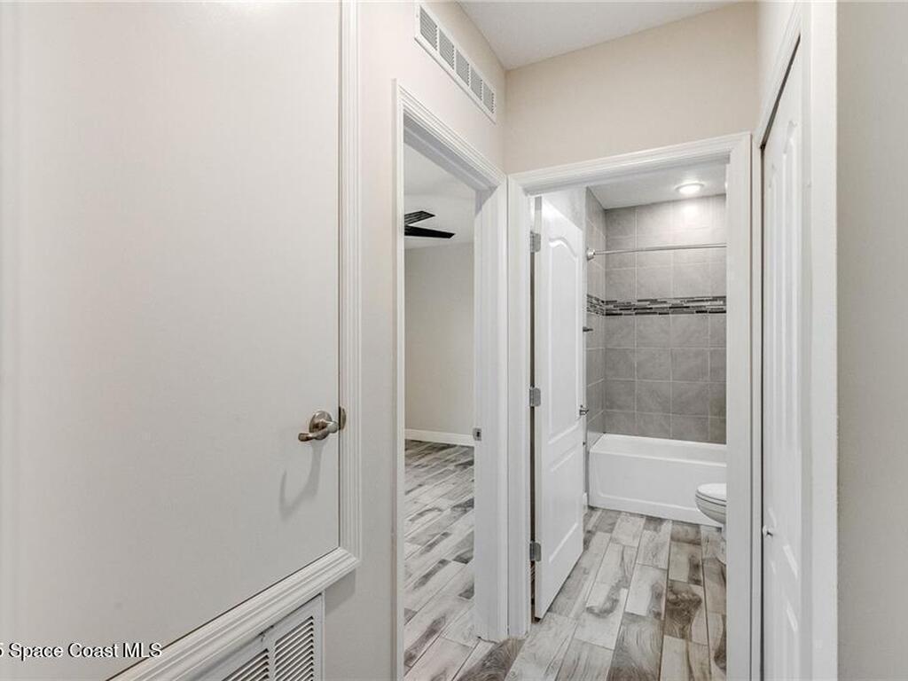 8977 101st Avenue, Vero Beach, FL 32967