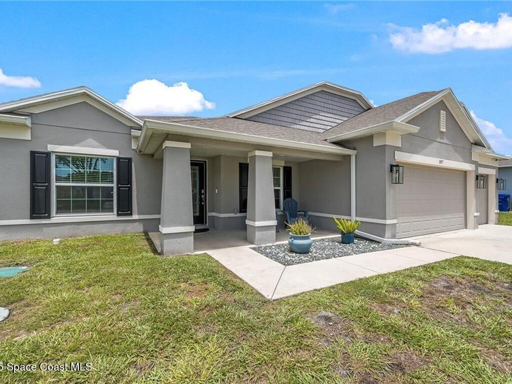 8977 101st Avenue, Vero Beach, FL 32967