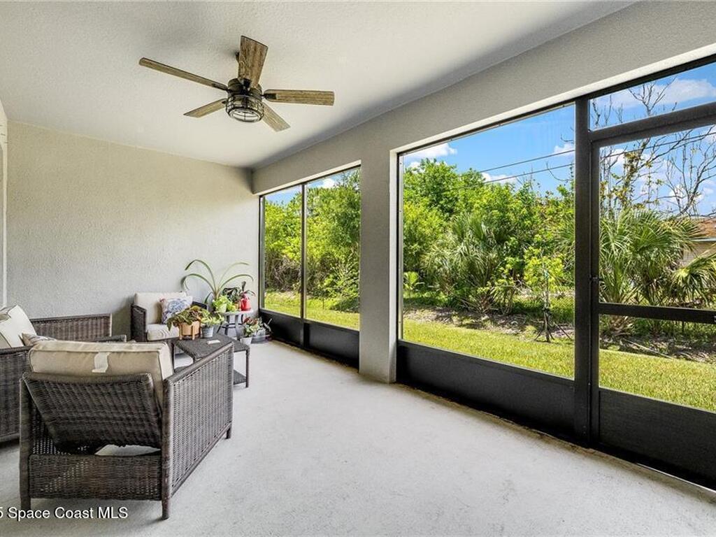 8977 101st Avenue, Vero Beach, FL 32967