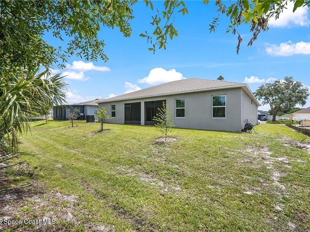 8977 101st Avenue, Vero Beach, FL 32967