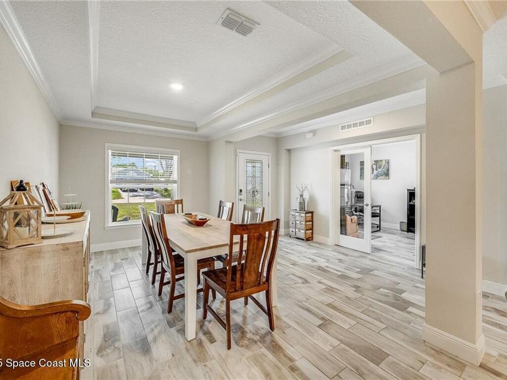 8977 101st Avenue, Vero Beach, FL 32967