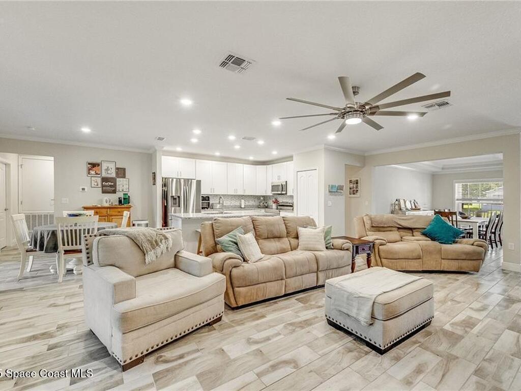 8977 101st Avenue, Vero Beach, FL 32967