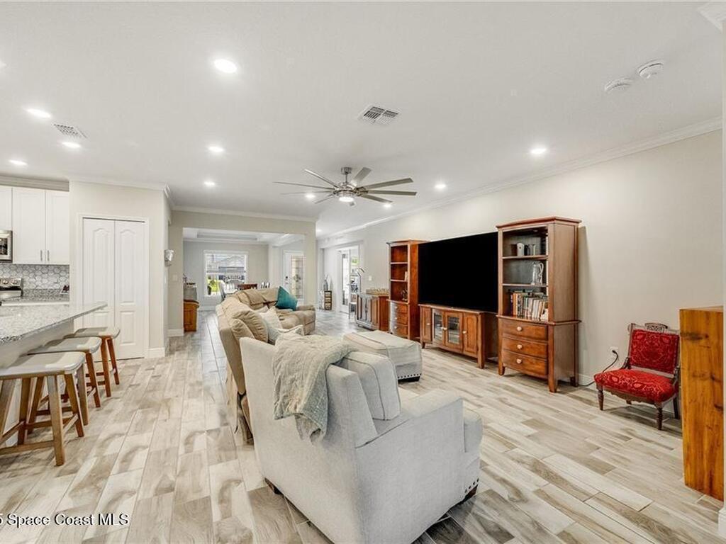 8977 101st Avenue, Vero Beach, FL 32967