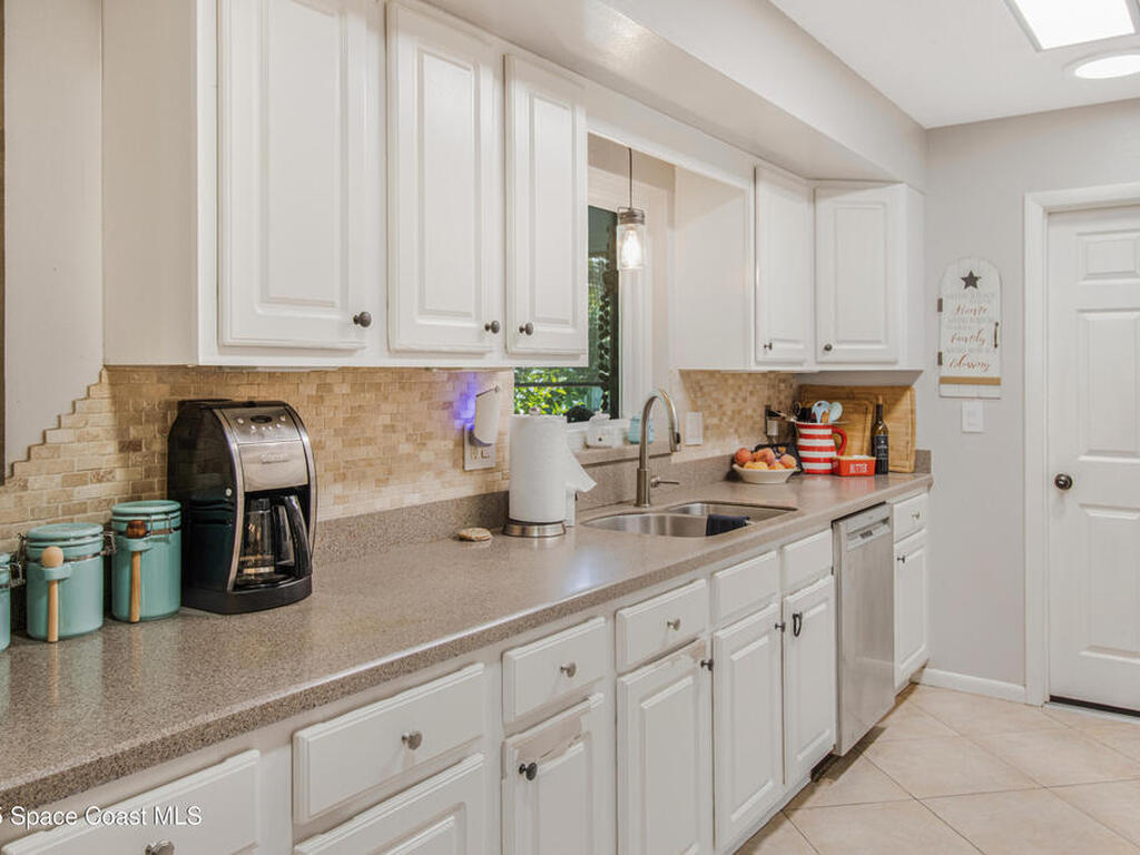 1195 Yacht Club Boulevard, Satellite Beach, FL 32937