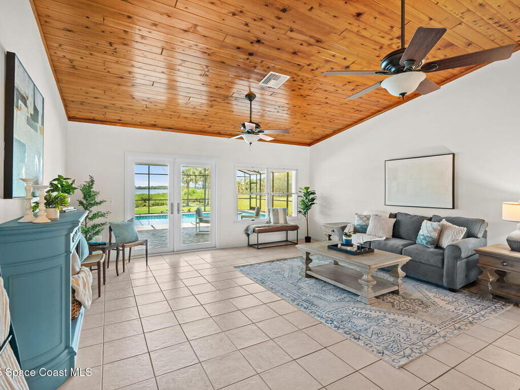 9605 S Tropical Trail, Merritt Island, FL 32952