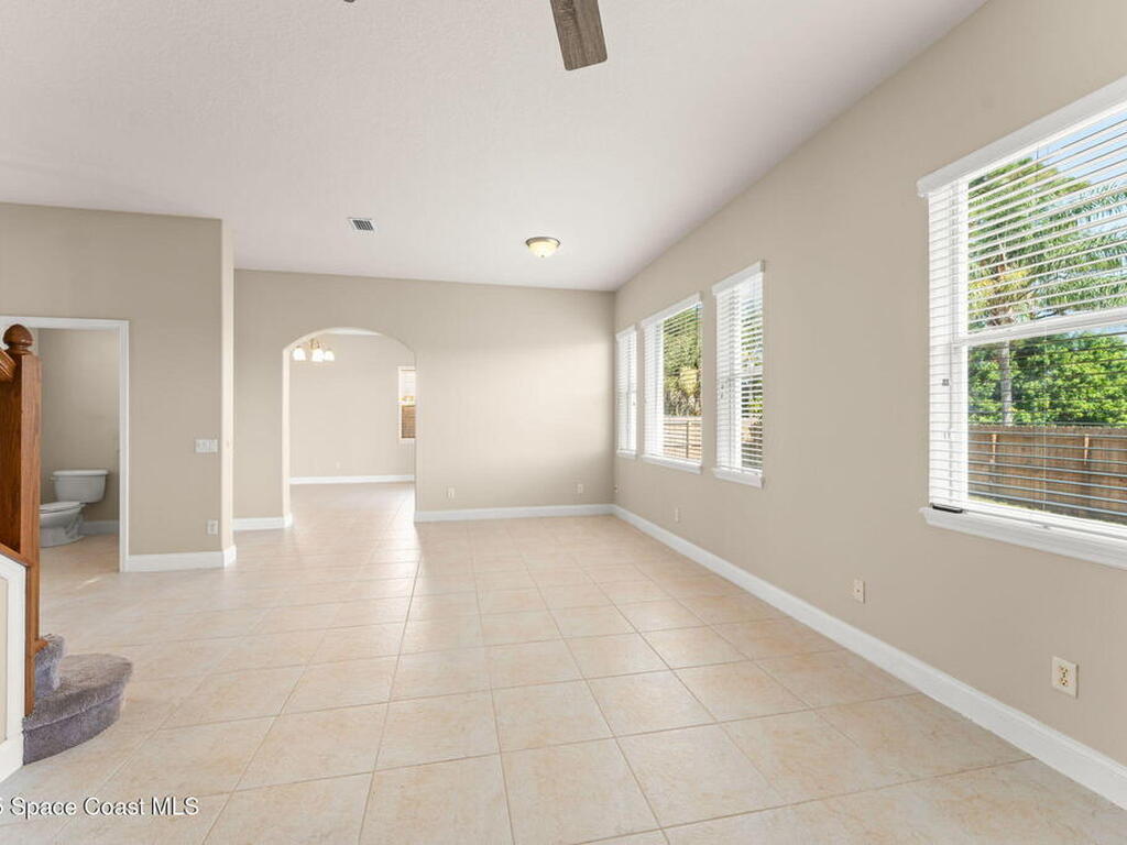 2032 Elkins Point Point, Melbourne, FL 32935