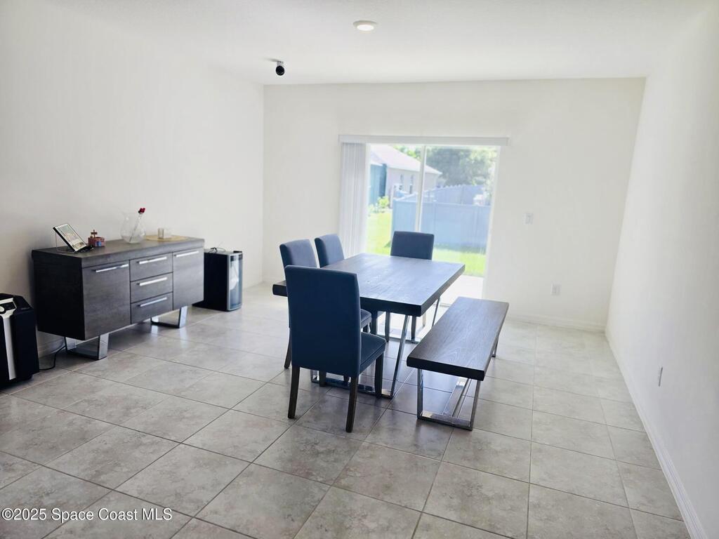8975 102nd Avenue, Vero Beach, FL 32967