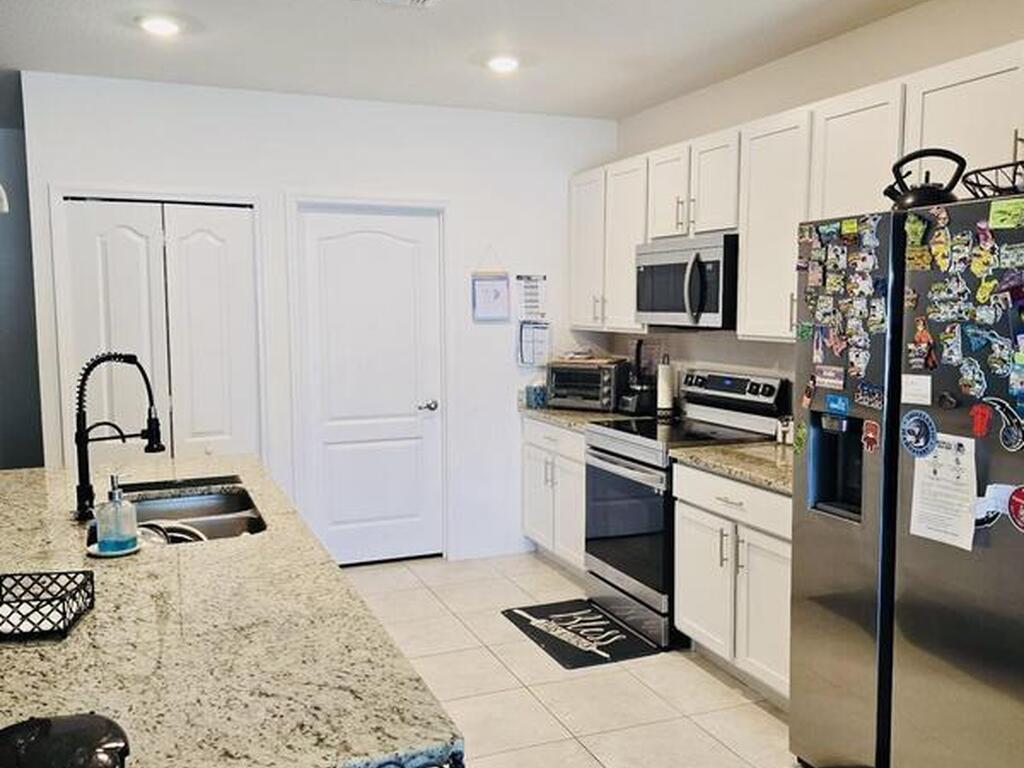 8975 102nd Avenue, Vero Beach, FL 32967