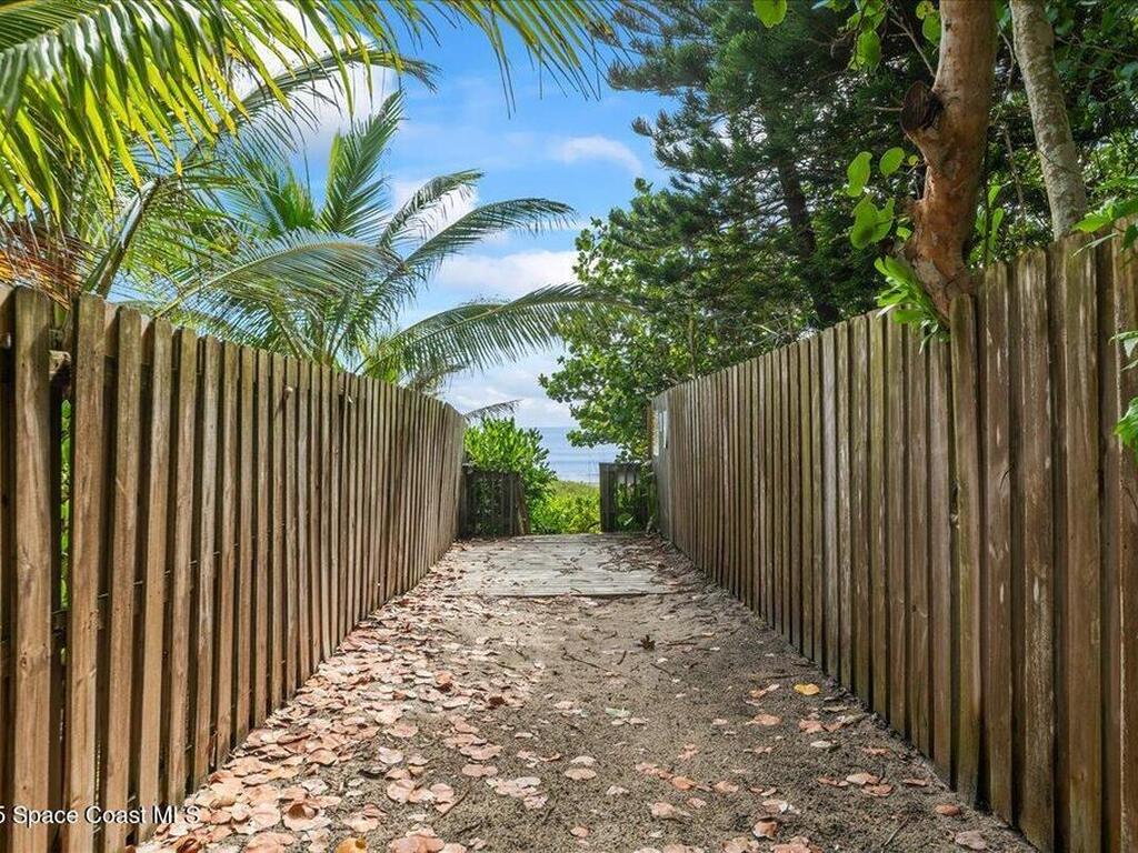 300 Oak Street, Melbourne Beach, FL 32951