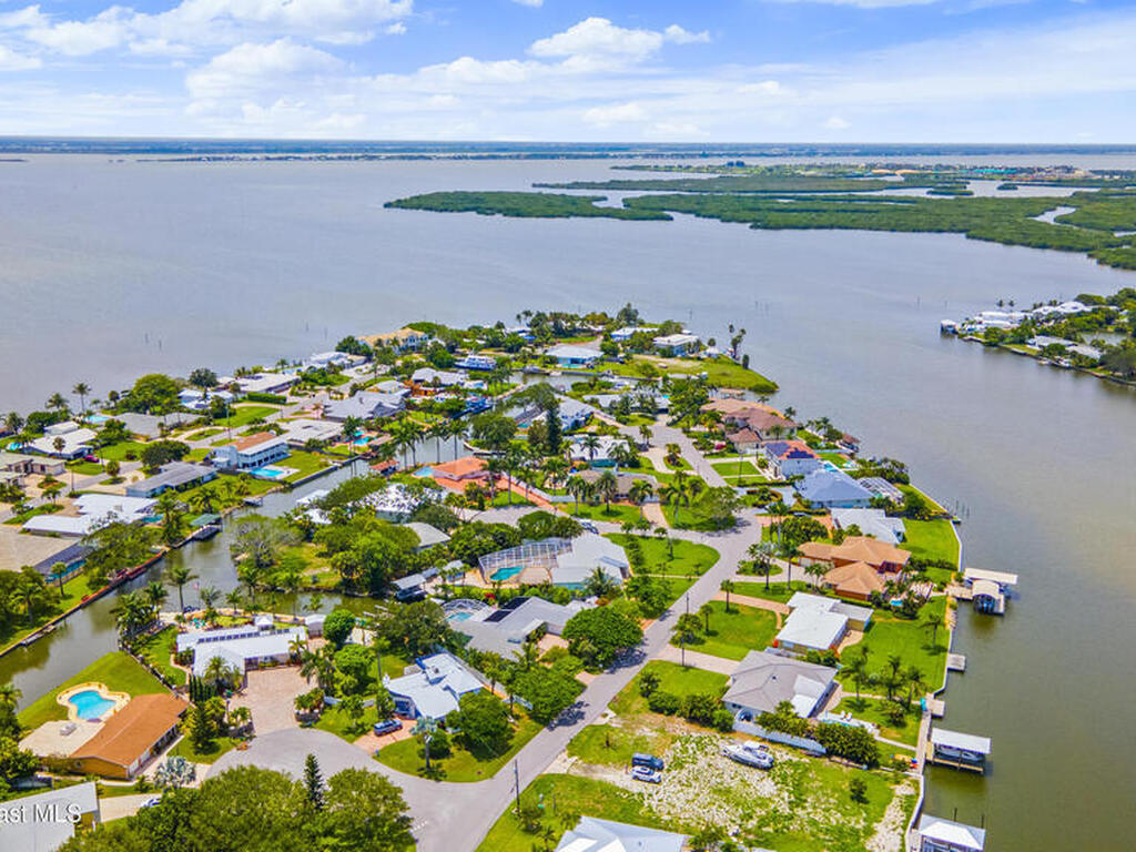 1732 Bay Shore Drive, Cocoa Beach, FL 32931