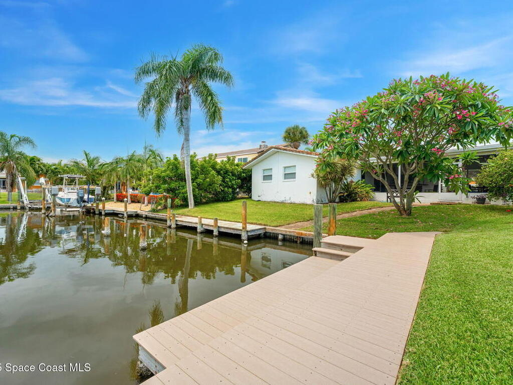 33 Yawl Drive, Cocoa Beach, FL 32931