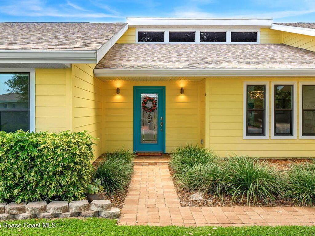 33 Yawl Drive, Cocoa Beach, FL 32931