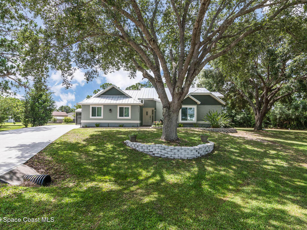 4027 Secretariat Lane, Malabar, FL 32950