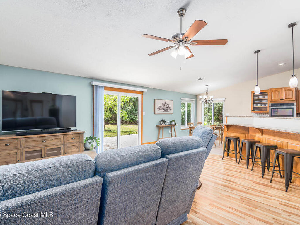 4027 Secretariat Lane, Malabar, FL 32950