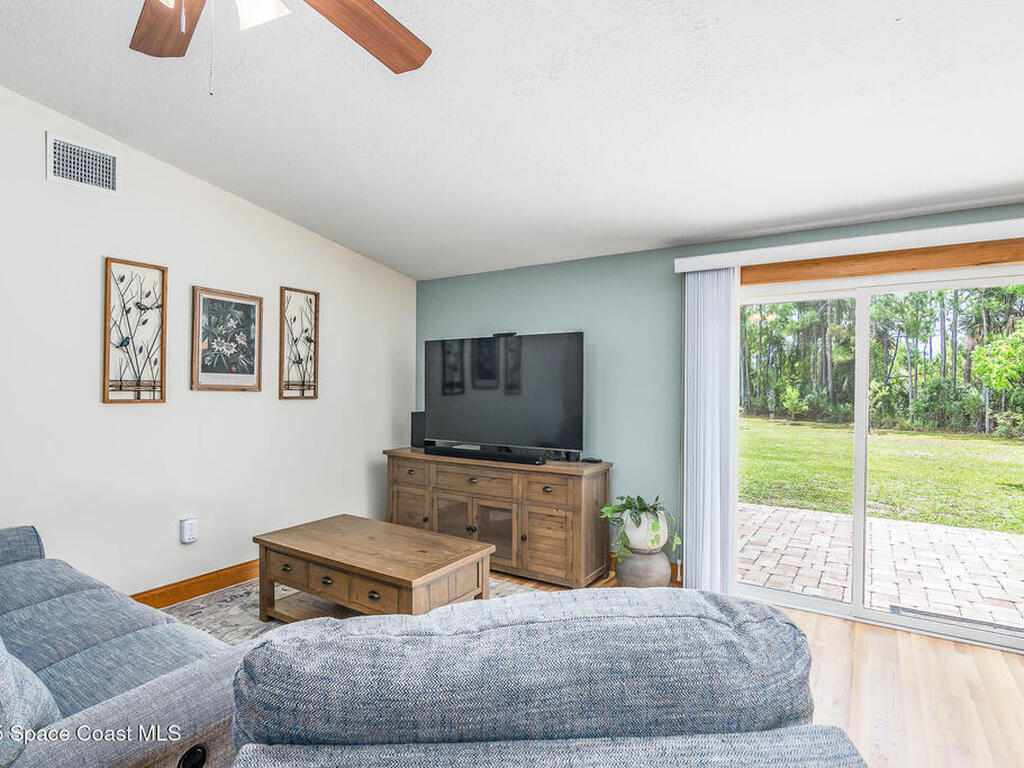 4027 Secretariat Lane, Malabar, FL 32950