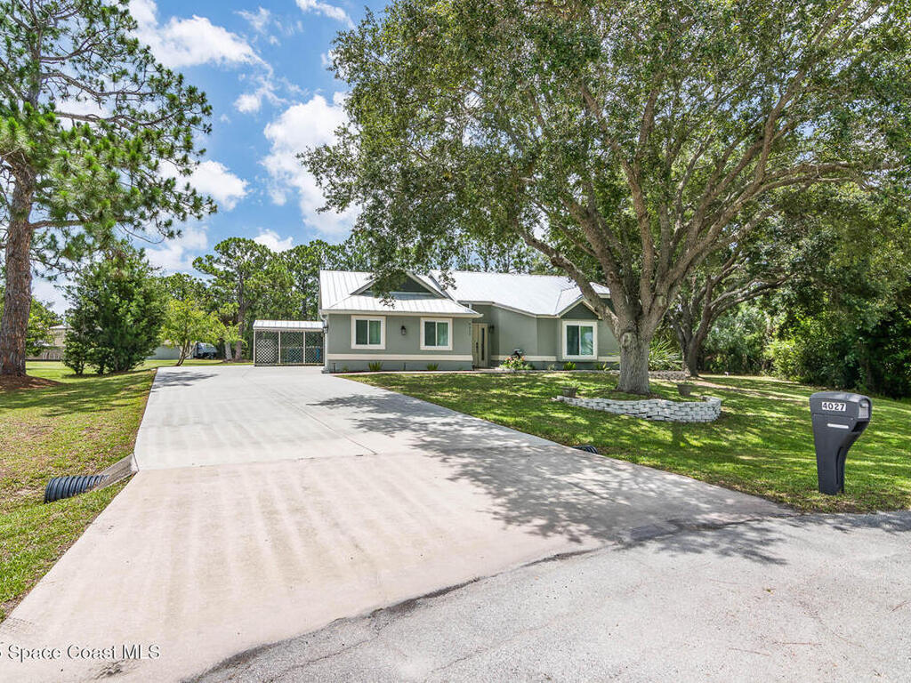 4027 Secretariat Lane, Malabar, FL 32950