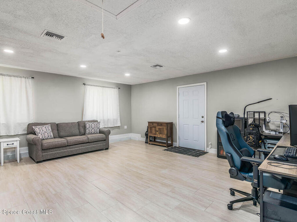 4027 Secretariat Lane, Malabar, FL 32950