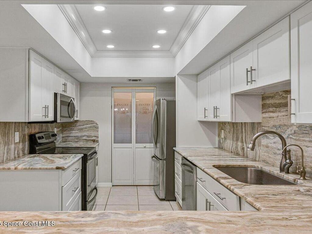 6165 S Mirror Lake Drive, Sebastian, FL 32958