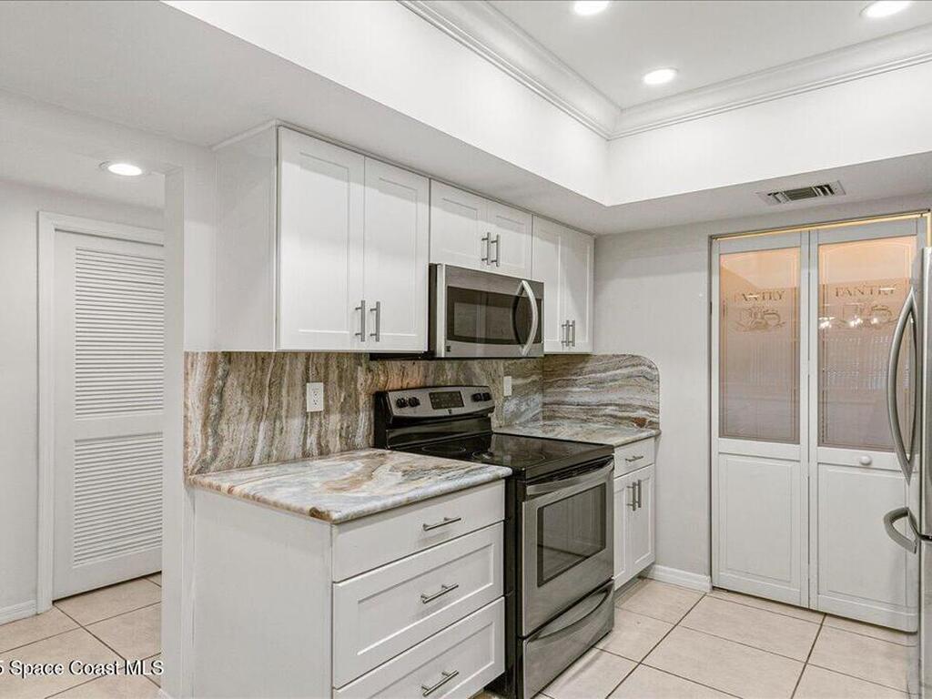 6165 S Mirror Lake Drive, Sebastian, FL 32958