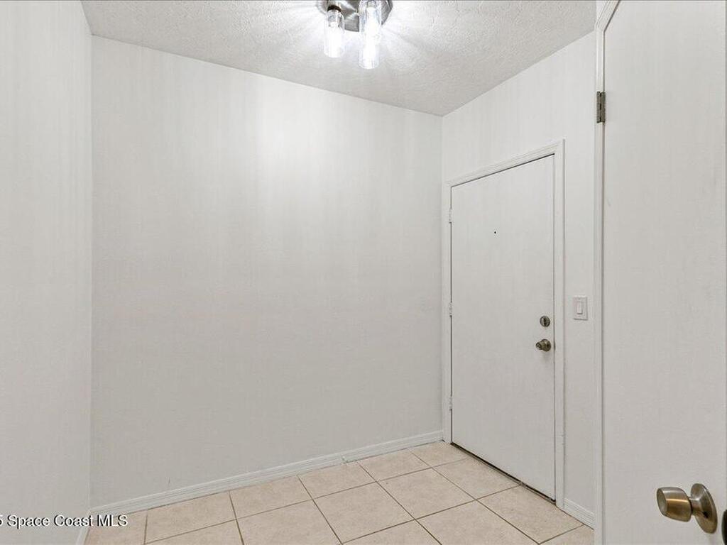 6165 S Mirror Lake Drive, Sebastian, FL 32958