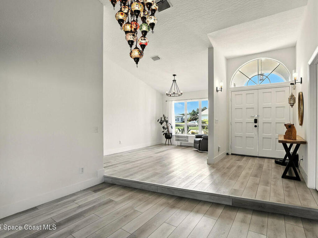 960 Falls Trail, Malabar, FL 32950