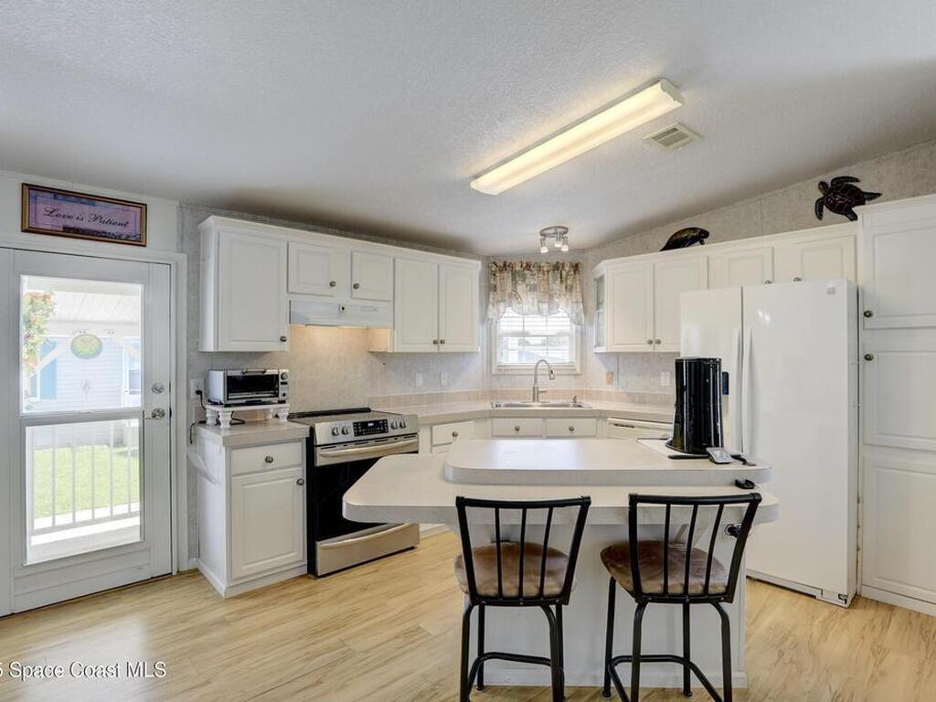 9825 61st Parkway, Sebastian, FL 32958