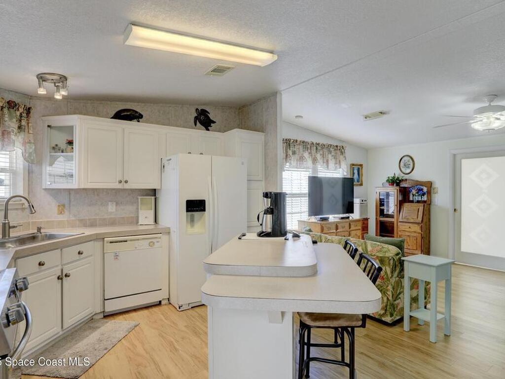 9825 61st Parkway, Sebastian, FL 32958