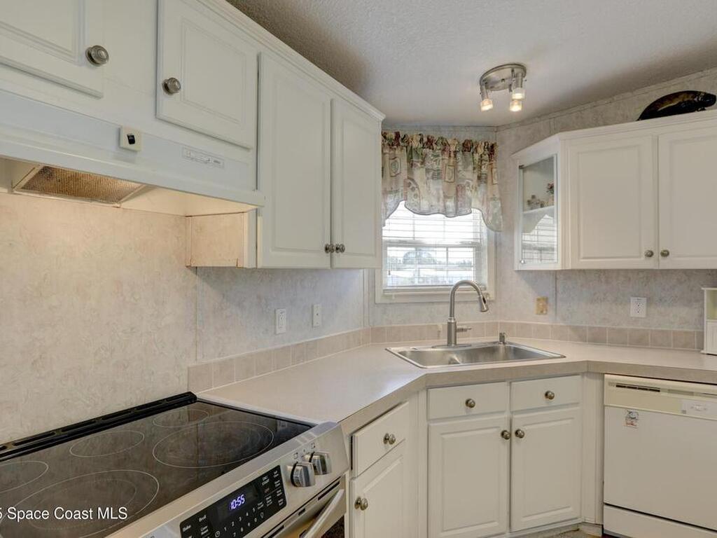 9825 61st Parkway, Sebastian, FL 32958