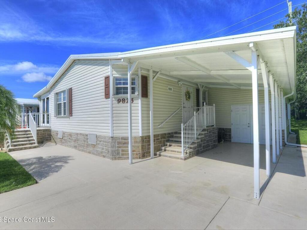 9825 61st Parkway, Sebastian, FL 32958