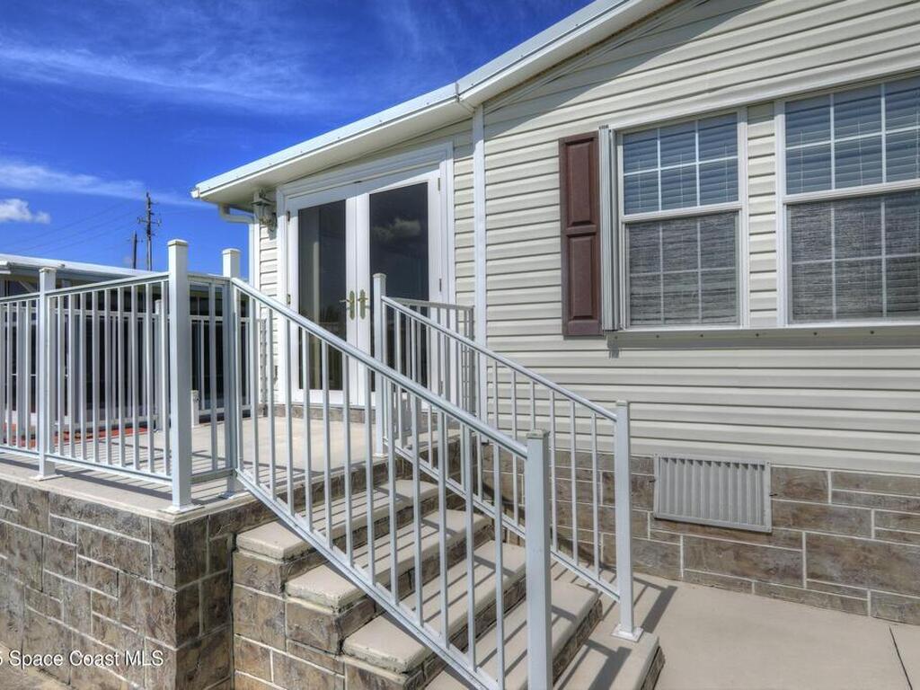 9825 61st Parkway, Sebastian, FL 32958