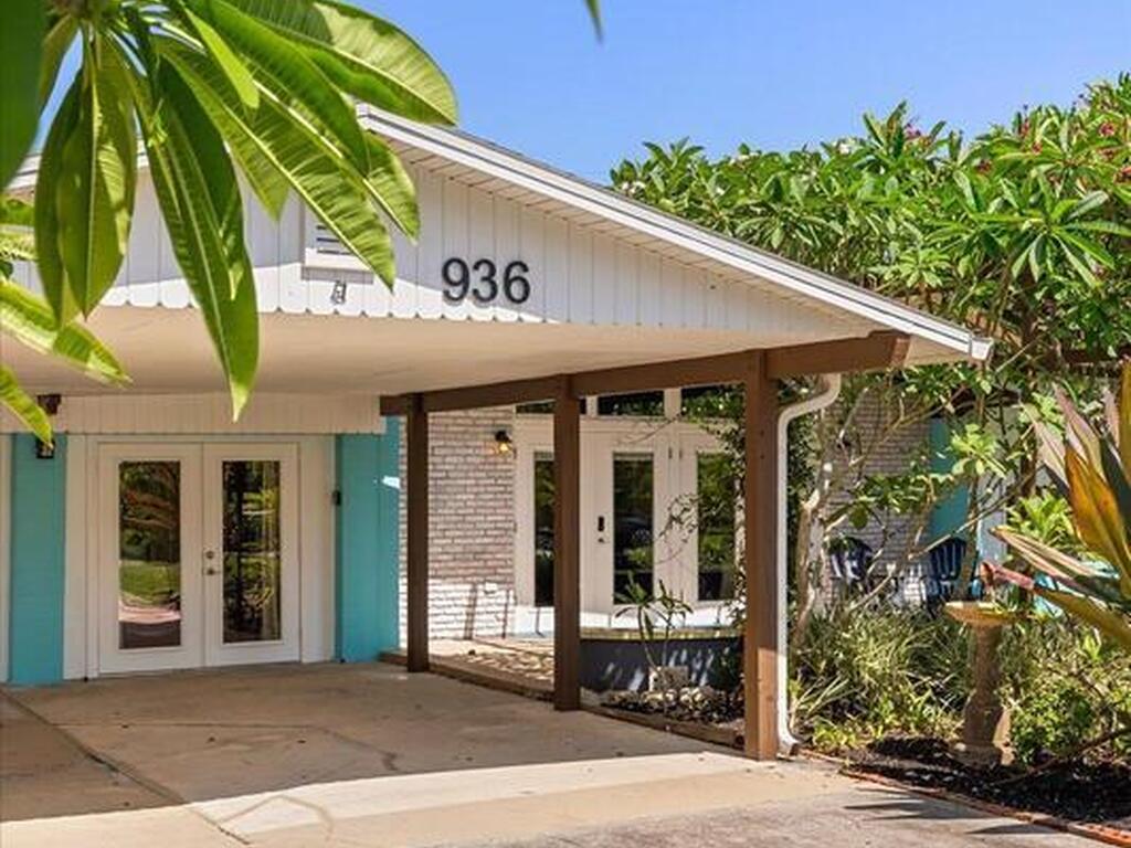 936 Santa Cruz Road, Cocoa Beach, FL 32931