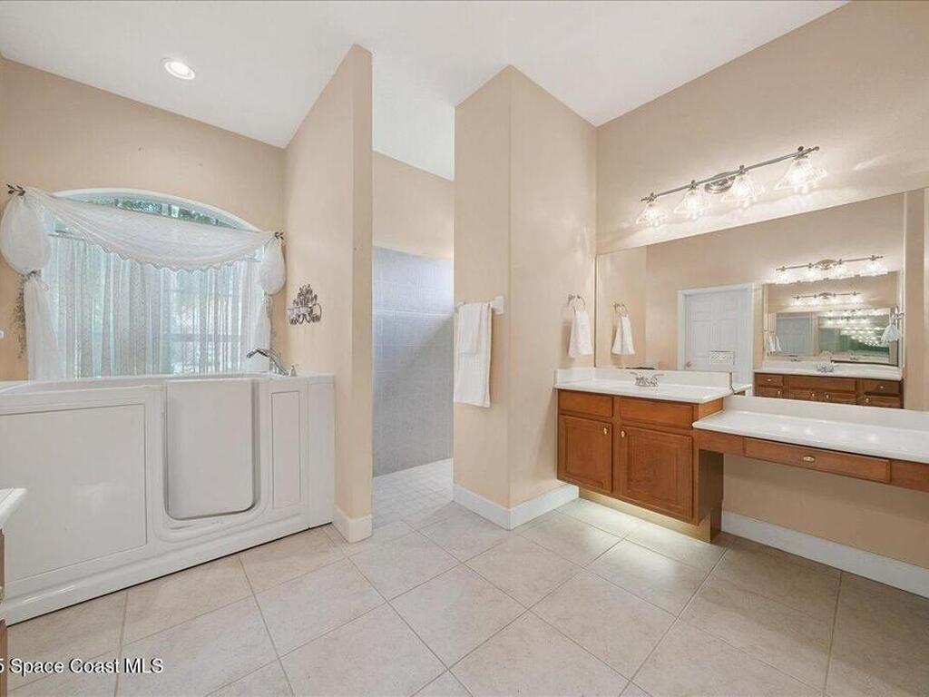 327 Southampton Drive, Indialantic, FL 32903