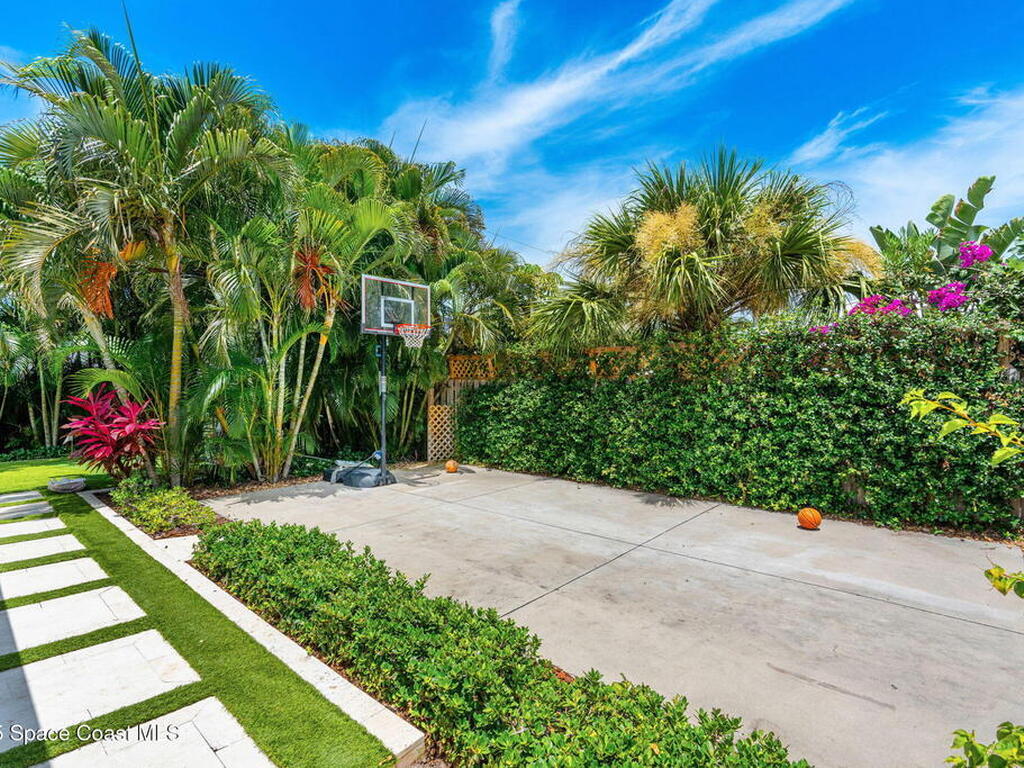 606 Hibiscus Trail, Melbourne Beach, FL 32951