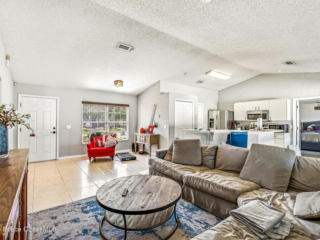 8345 W 98th Avenue, Vero Beach, FL 32967