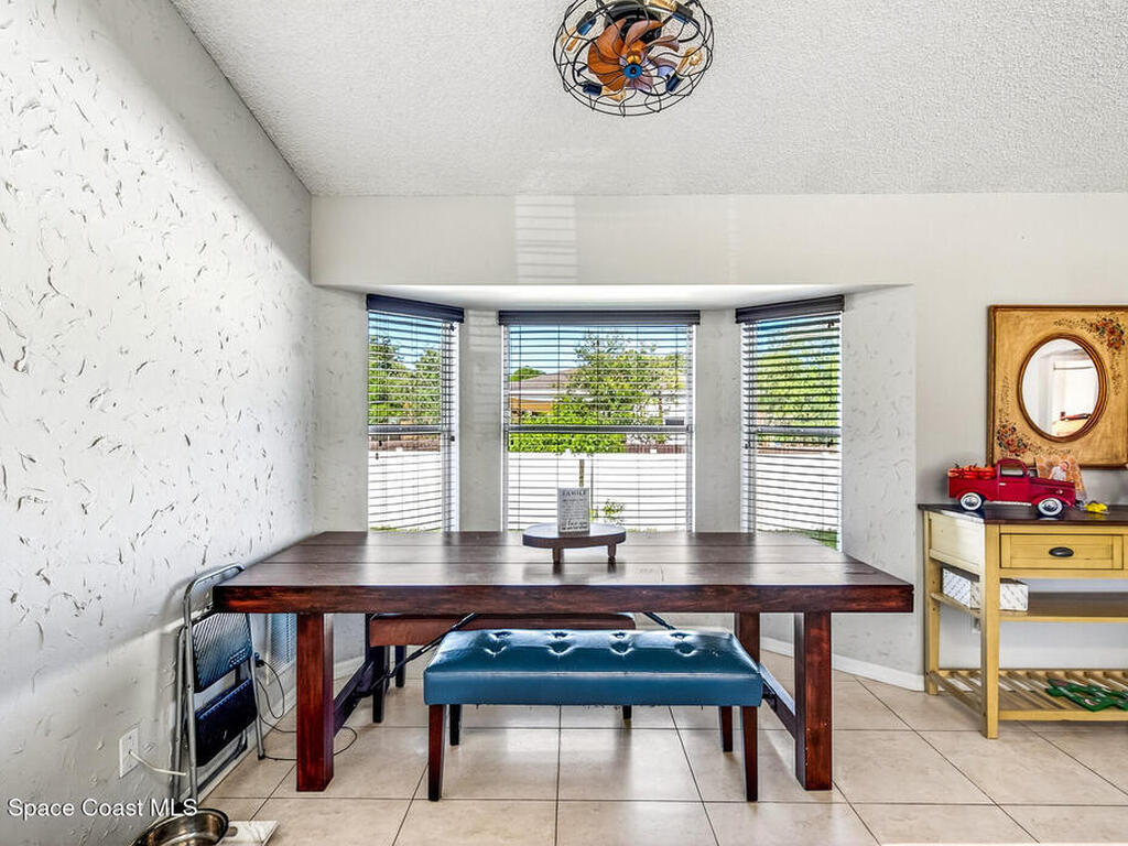 8345 W 98th Avenue, Vero Beach, FL 32967